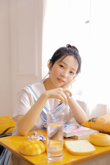 双胞胎姐妹齐上阵许多说许多
